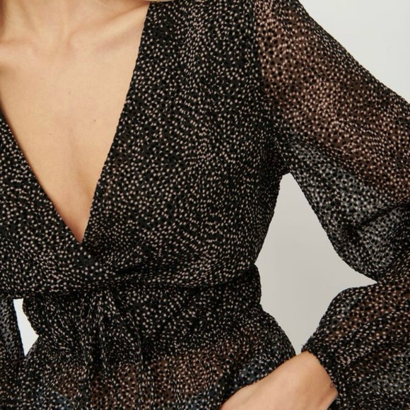 DYNAMITE | Printed Long Sleeve Blouse - Picture 4 of 15